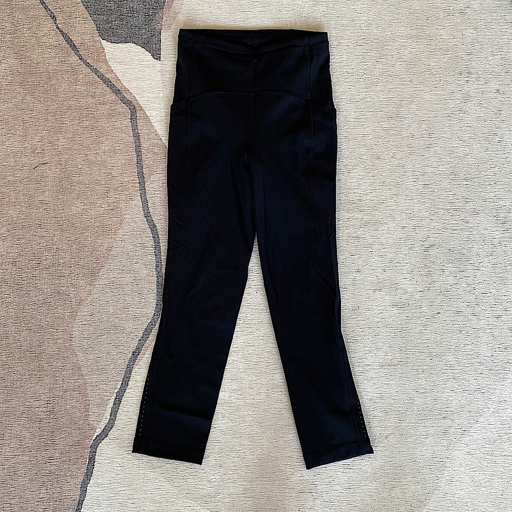 Swift speed high rise cropped legging!
